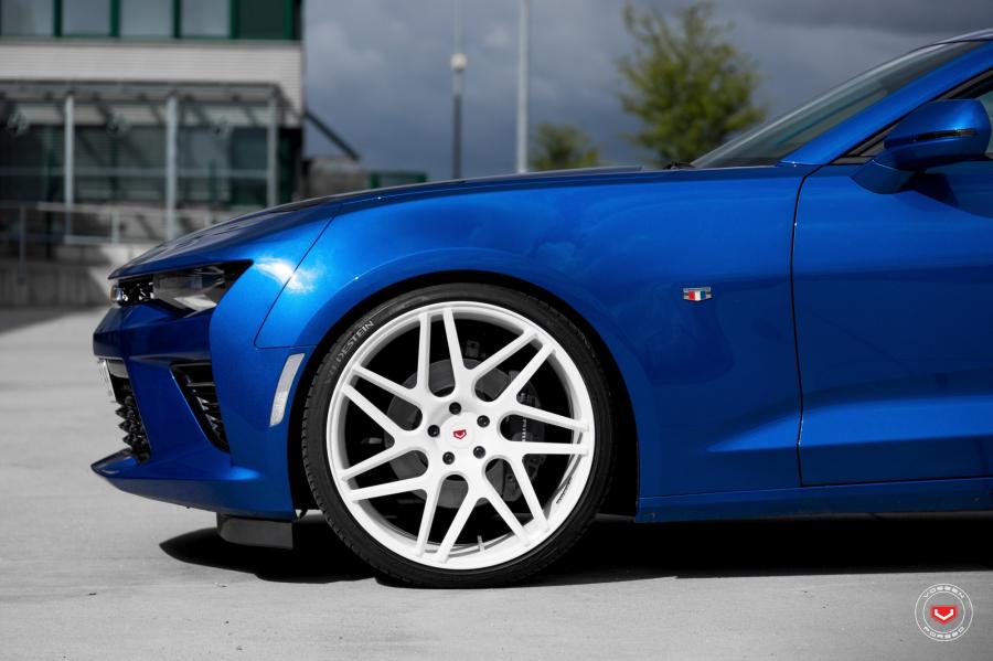 Детали экстерьера Chevrolet Camaro SS on Vossen Wheels (VPS-315T) 2017 года  (фото 12 из 22)